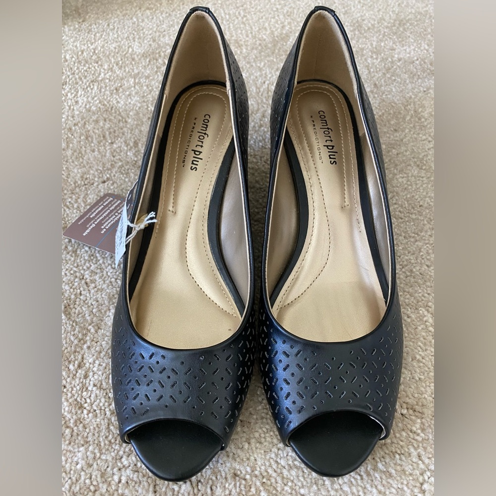 Comfort Plus by Predictions Black Peep Toe Heels size 8.5